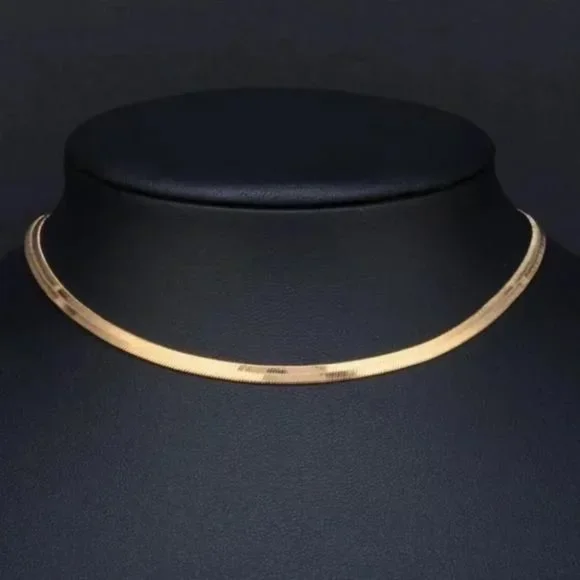 NEW GOLD HERRINGBONE FLAT CHAIN NECKLACE, NICE NECKLACE, CUTE NECKLACE - Picture 2 of 3